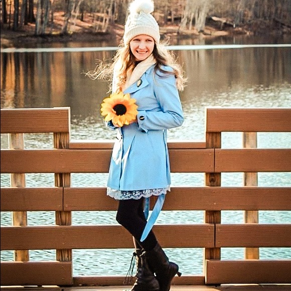 Meet your Posher, Emily - Picture 3 of 6